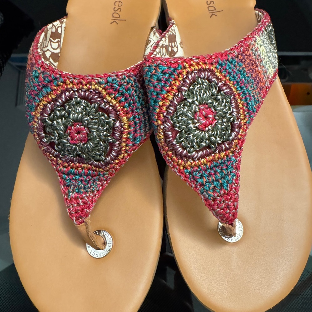 The Sak Shana sandals, size 9, sunset stripe
